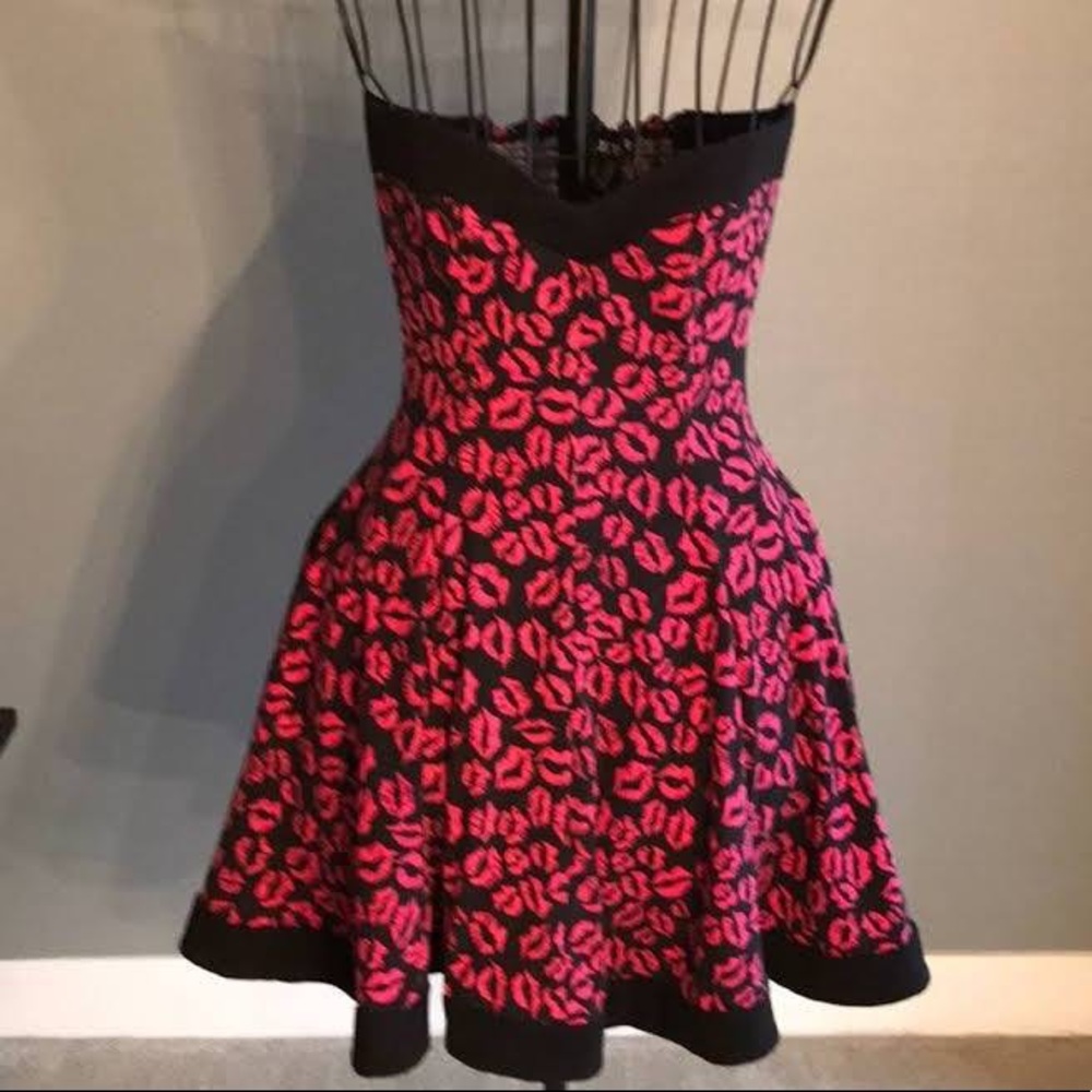 Old hot topic Kiss print dress